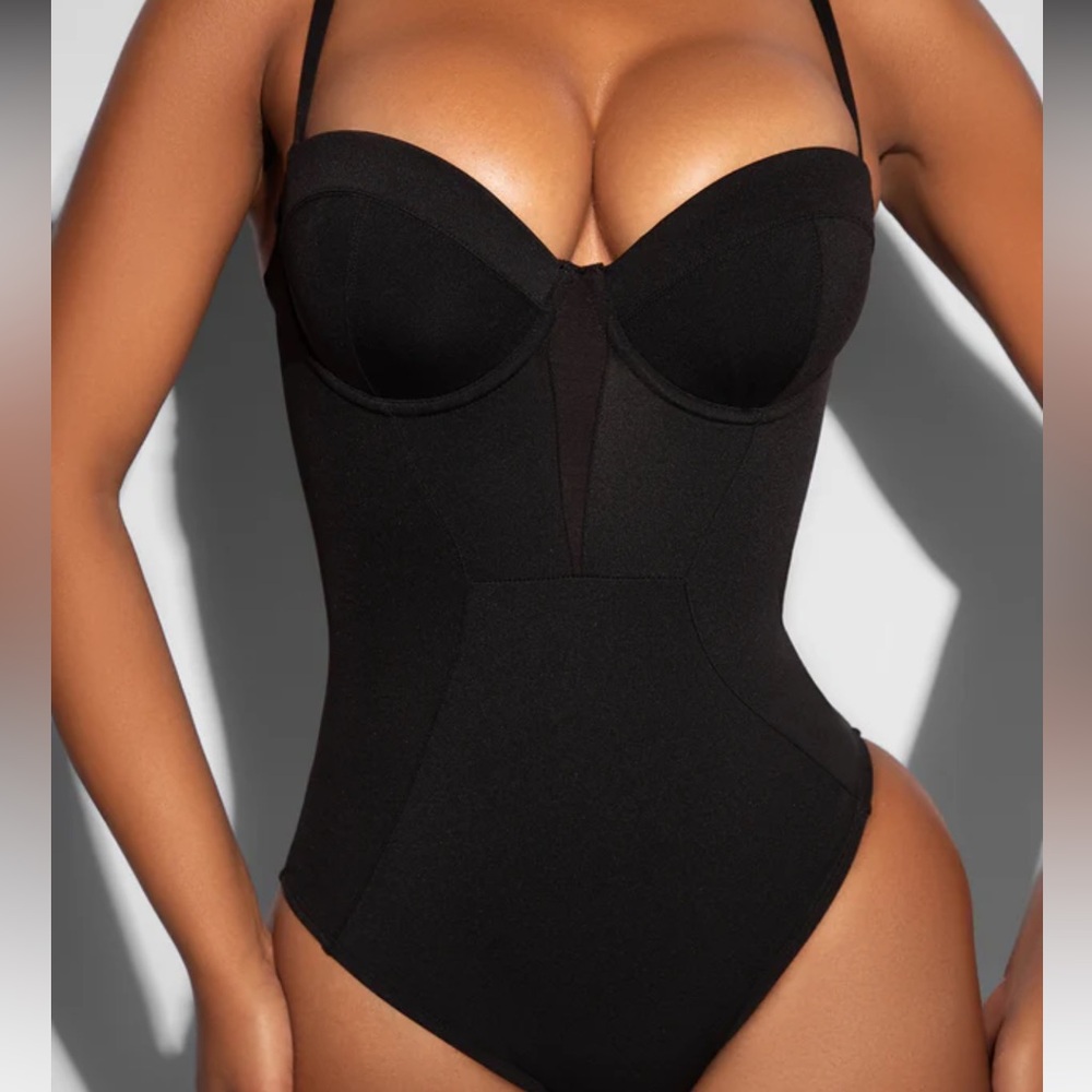 Bombshell Mesh Contour
